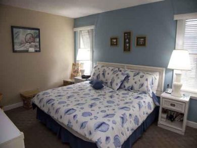 Master bedroom with queen bed